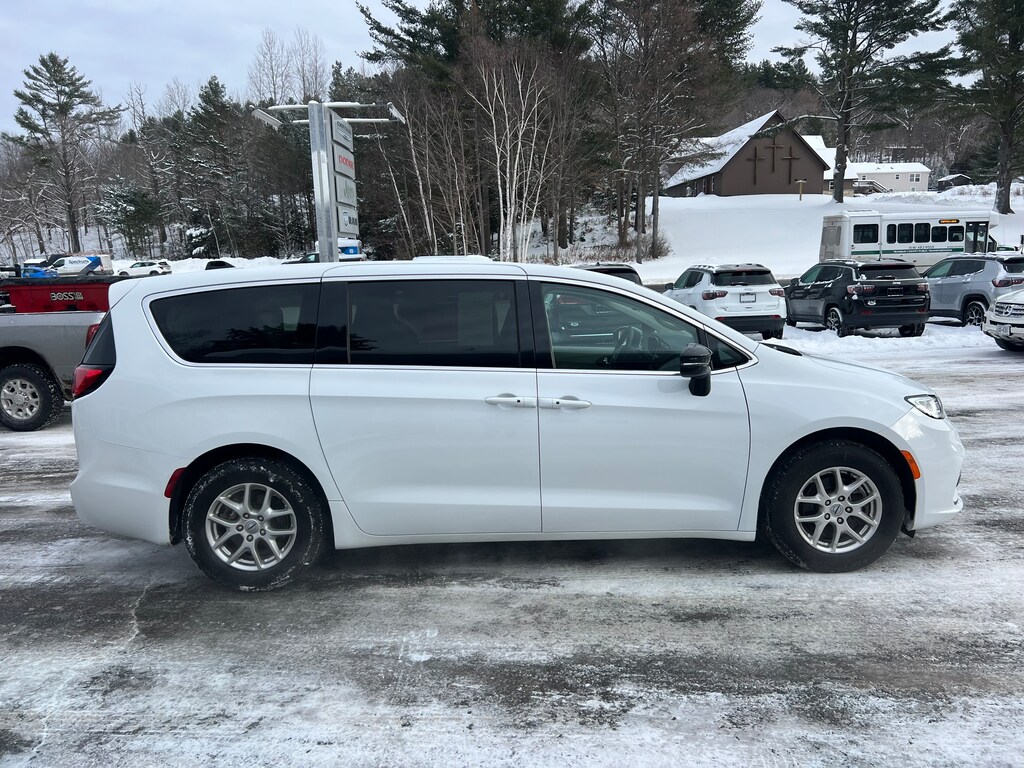 Used 2024 Chrysler Pacifica Touring L Van Passenger Van