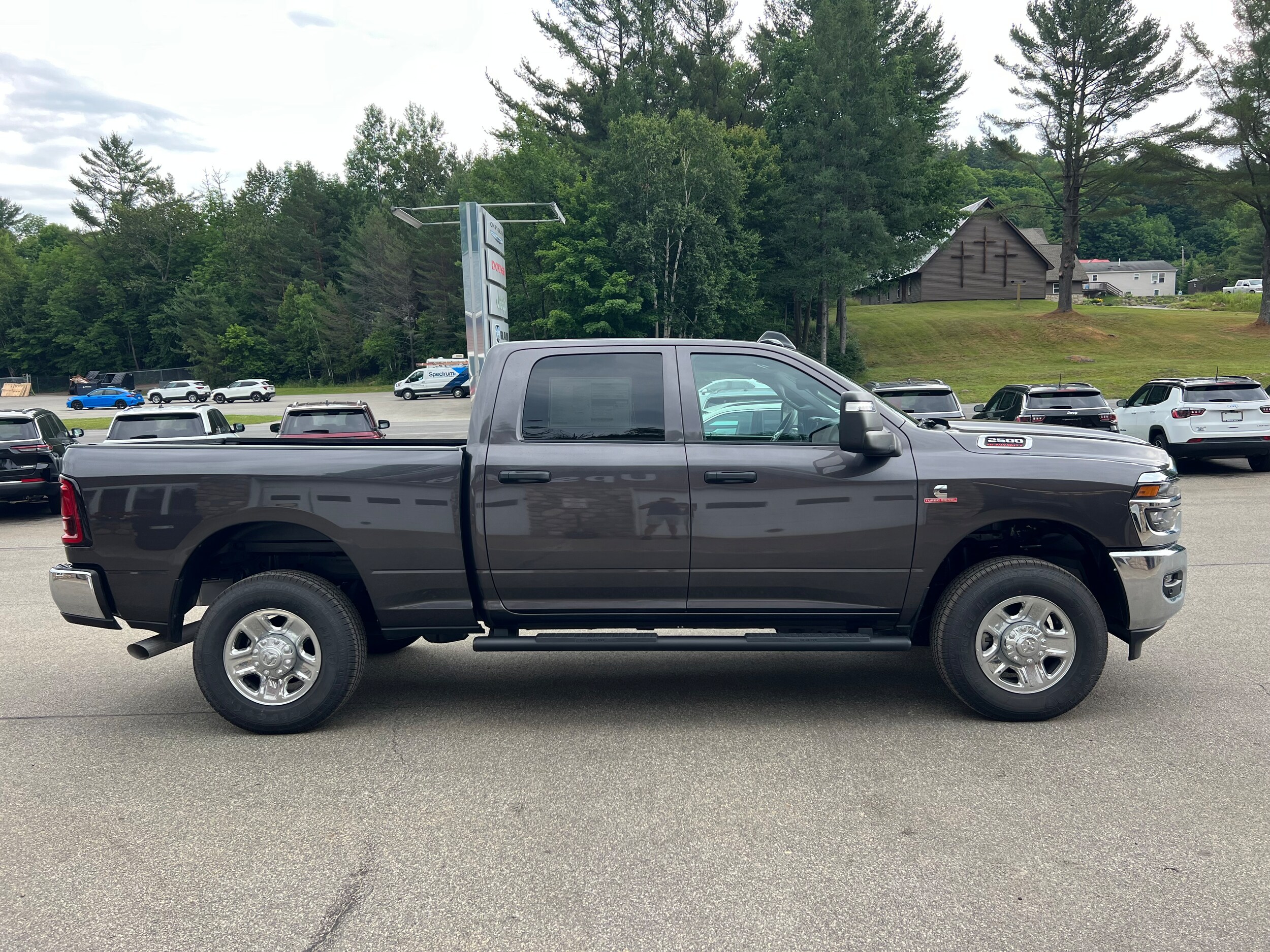 2025 Ram 2500 Tradesman photo 3