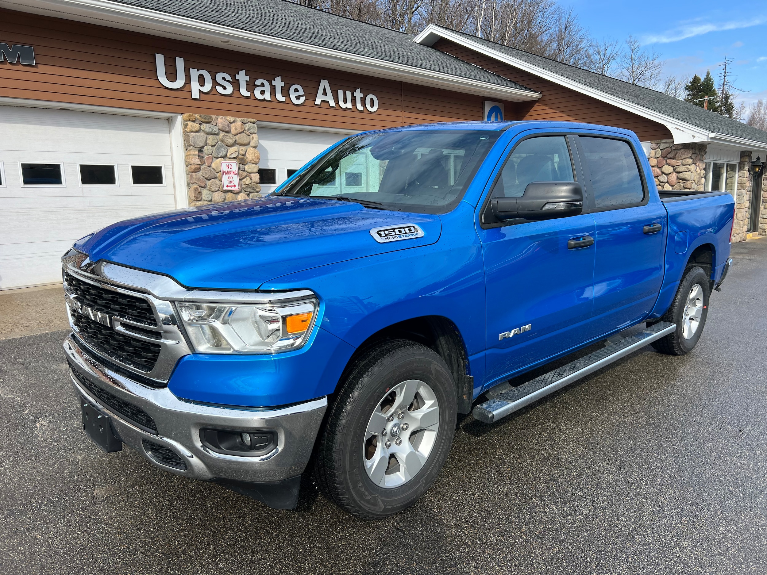 2024 RAM 1500 Big Horn/Lone Star 4x4 Crew Cab 5'7's photo