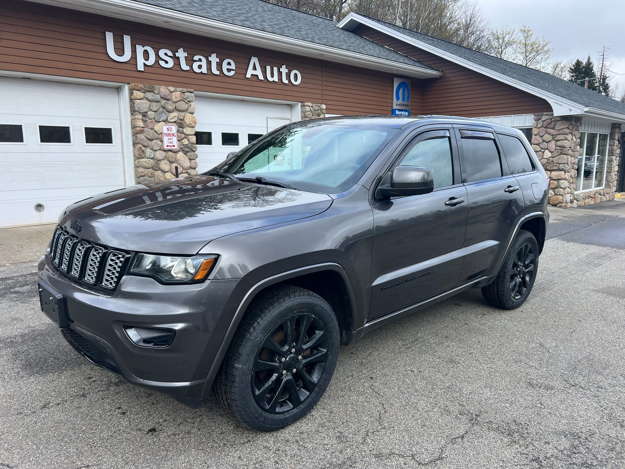 2019 Jeep Grand Cherokee Altitude 4WD's photo