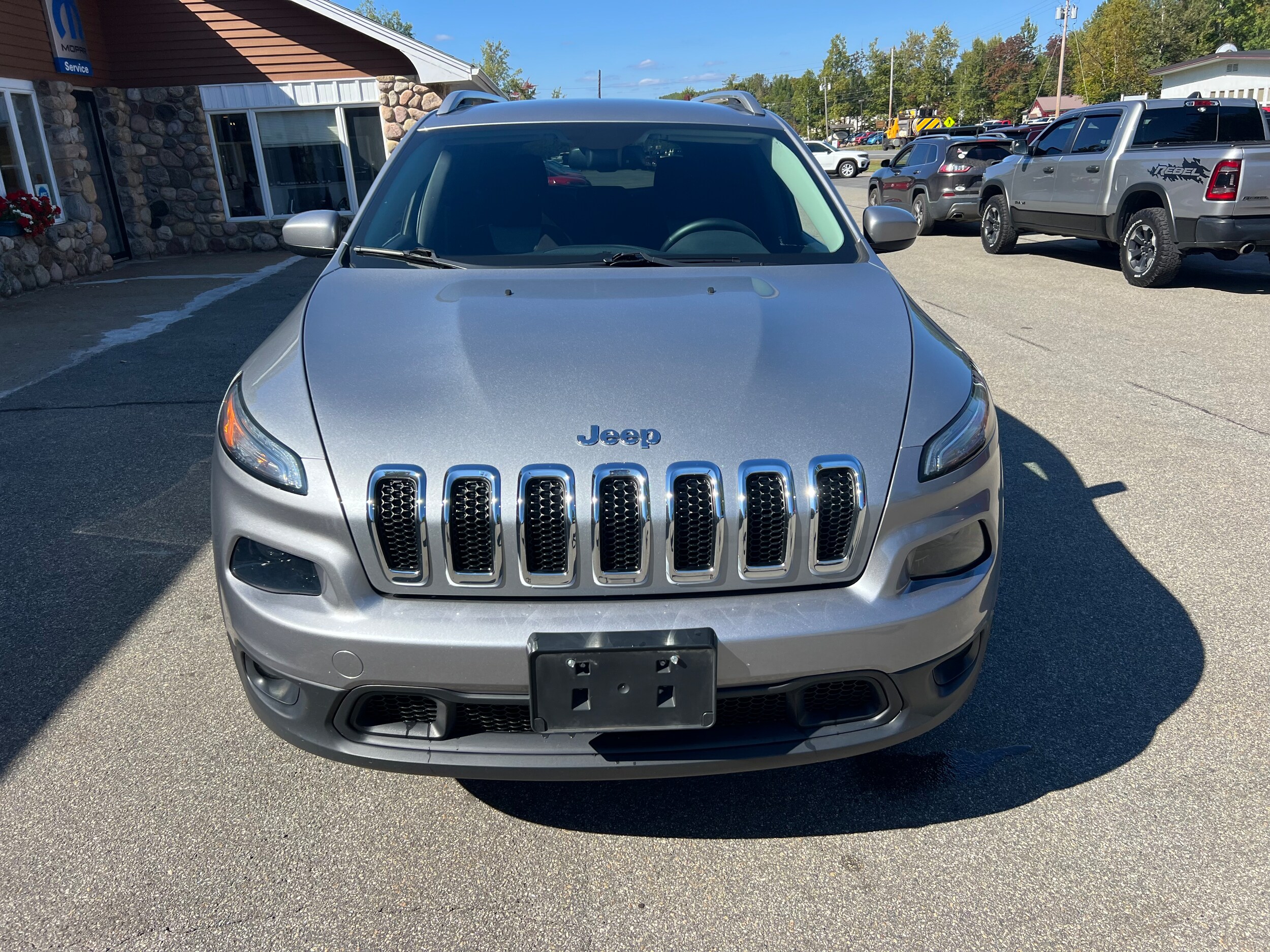 2014 Jeep Cherokee Latitude photo 2