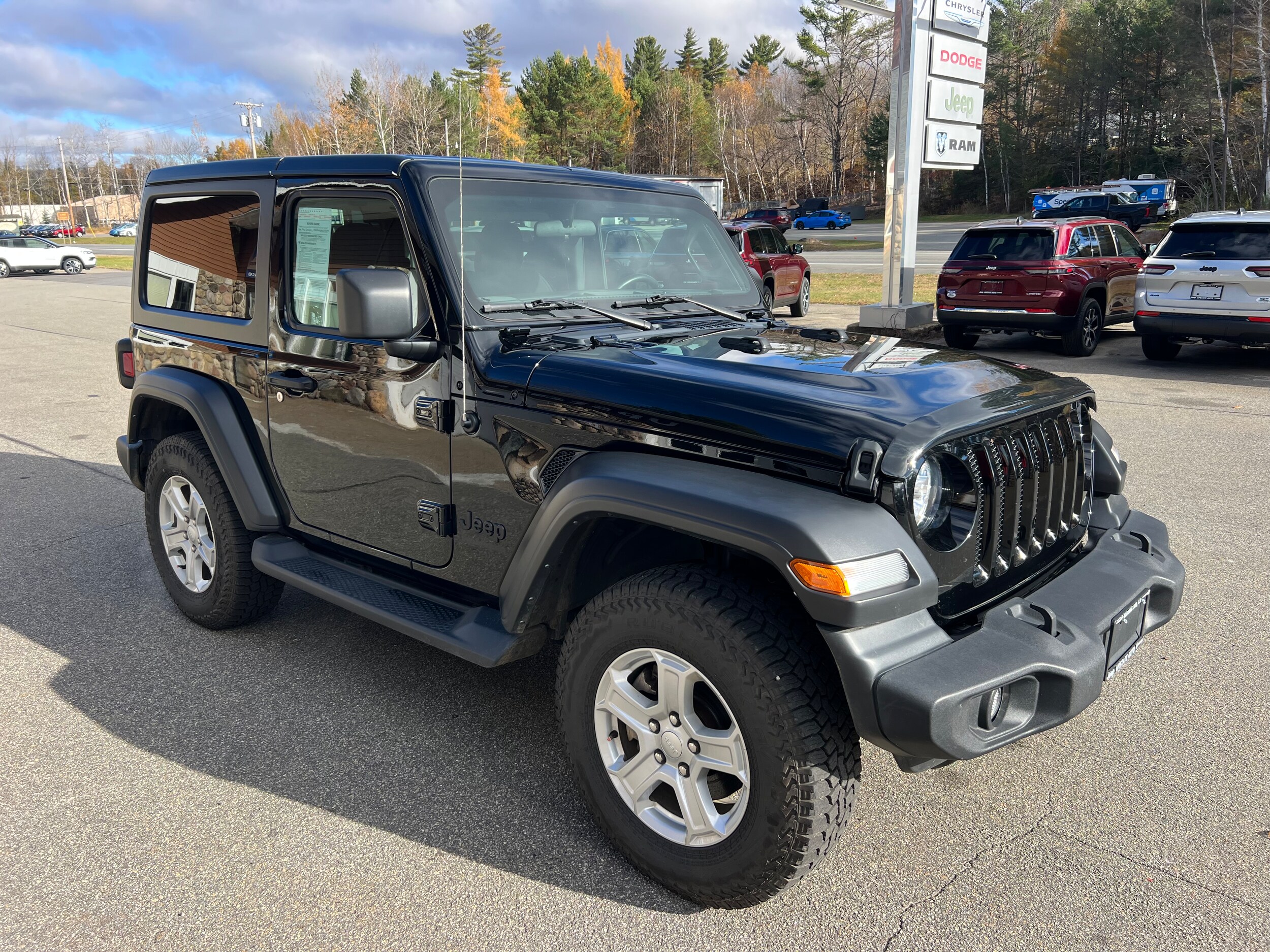 2022 Jeep Wrangler Sport photo 3