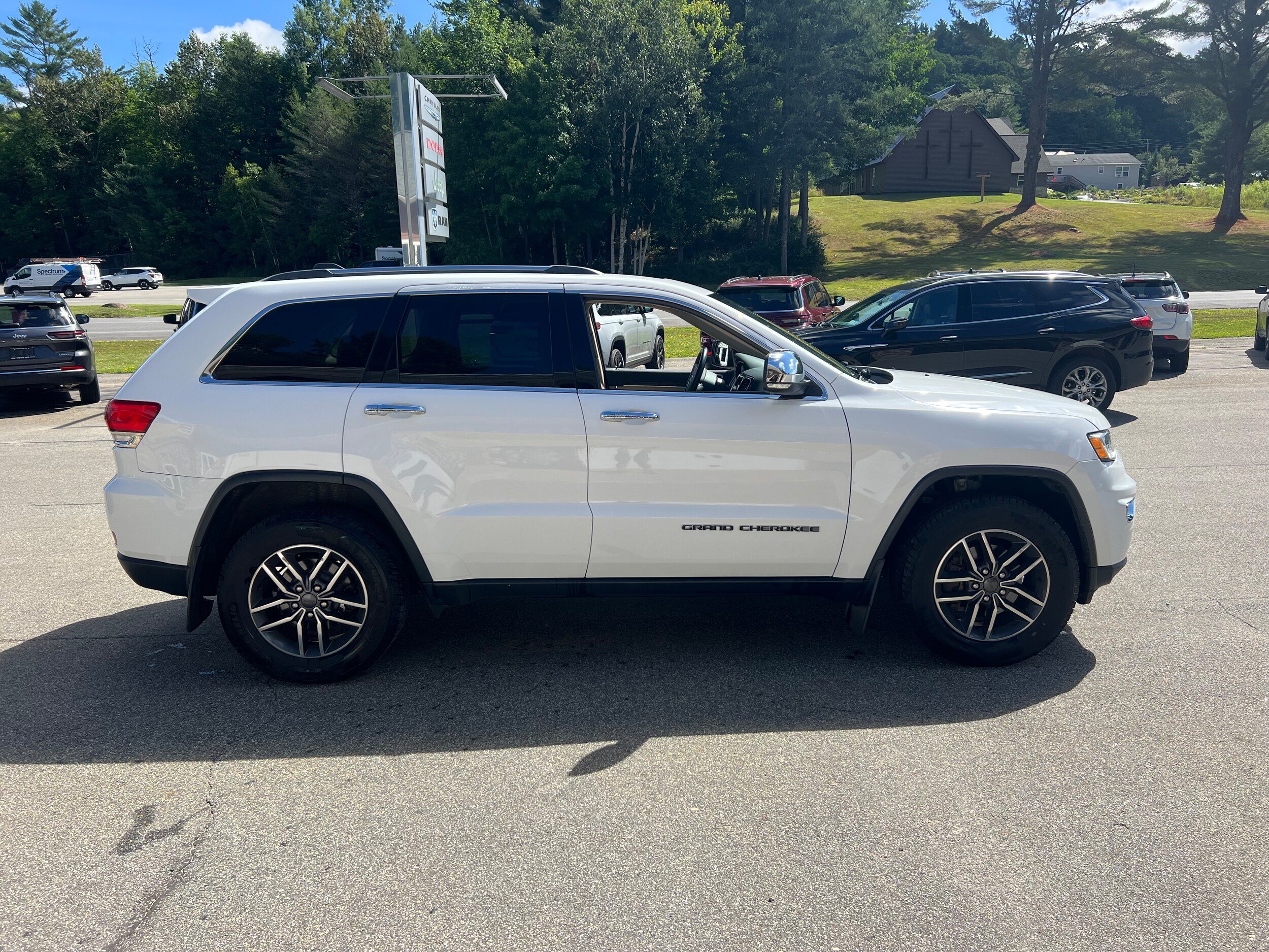 2019 Jeep Grand Cherokee Limited photo 3