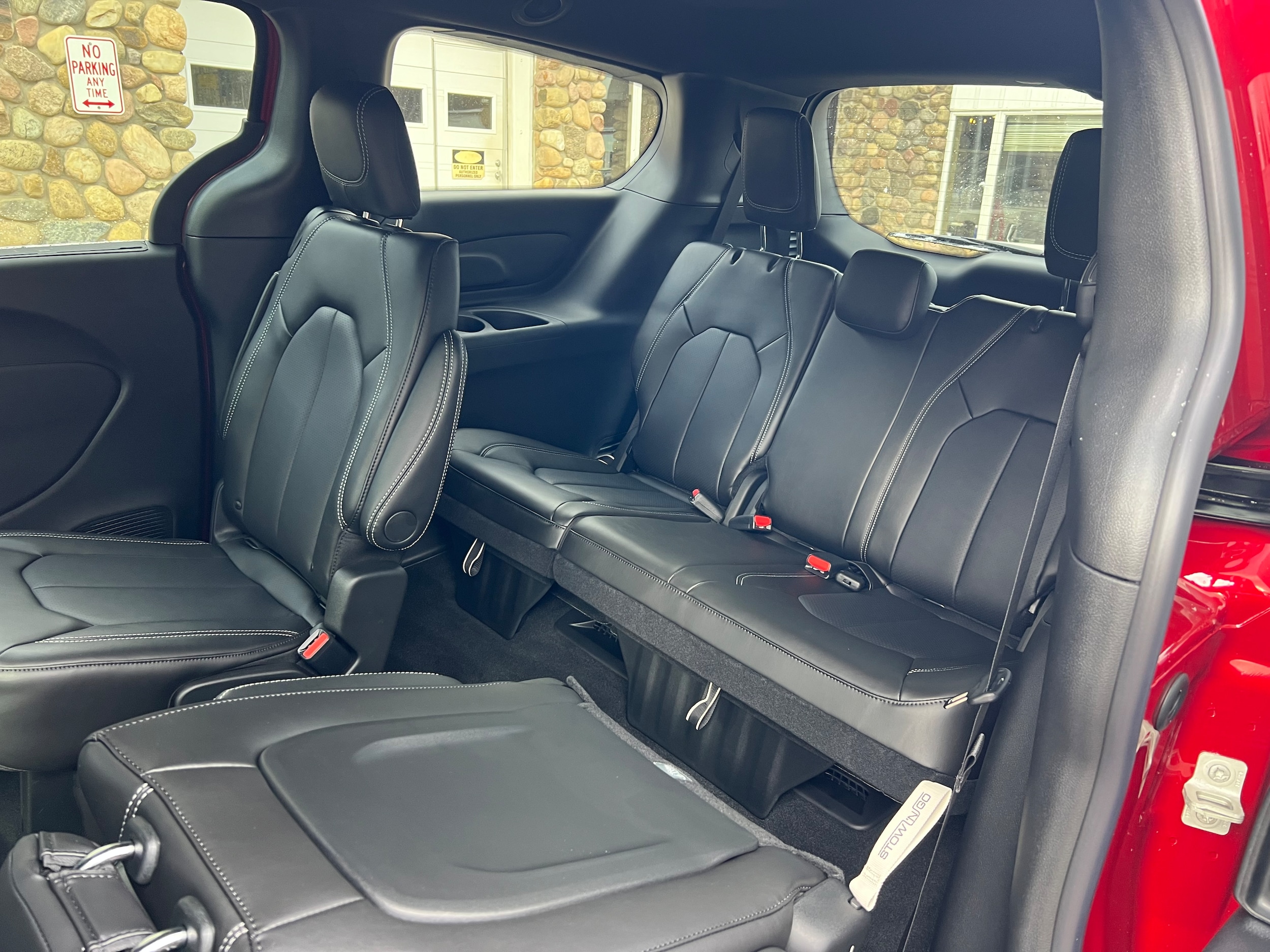 2026 Chrysler Pacifica Select - Photo 10