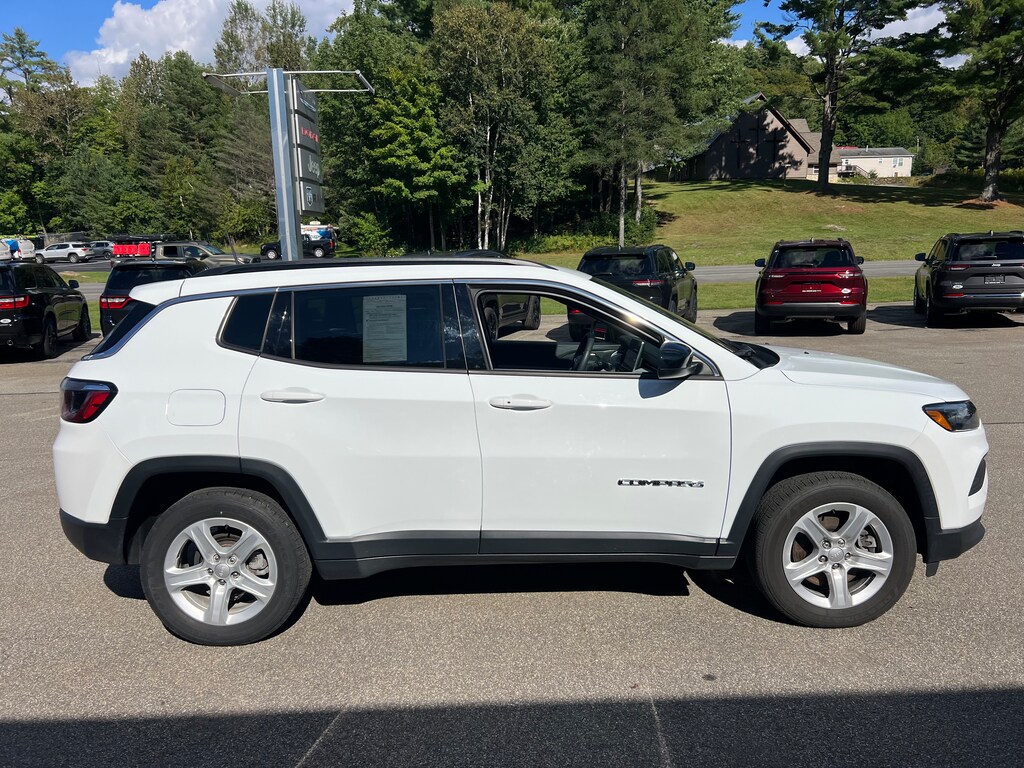 Used 2023 Jeep Compass Latitude SUV