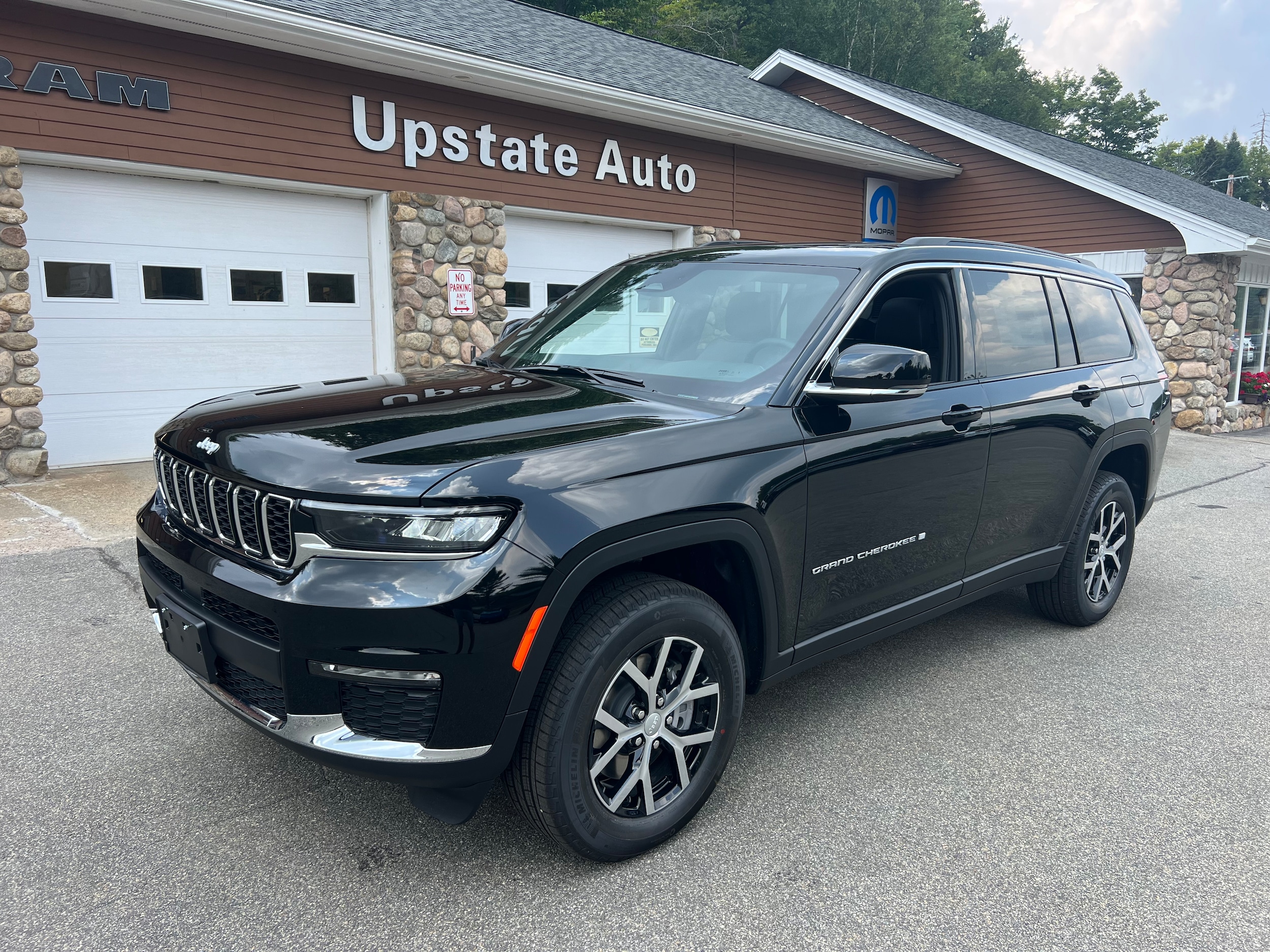 2025 Jeep Grand Cherokee Sport Utility 