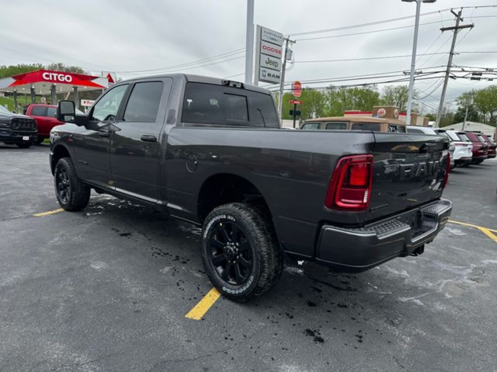 New 2026 Ram 2500 BIG HORN CREW CAB 4X4 6'4 BOX Pickup