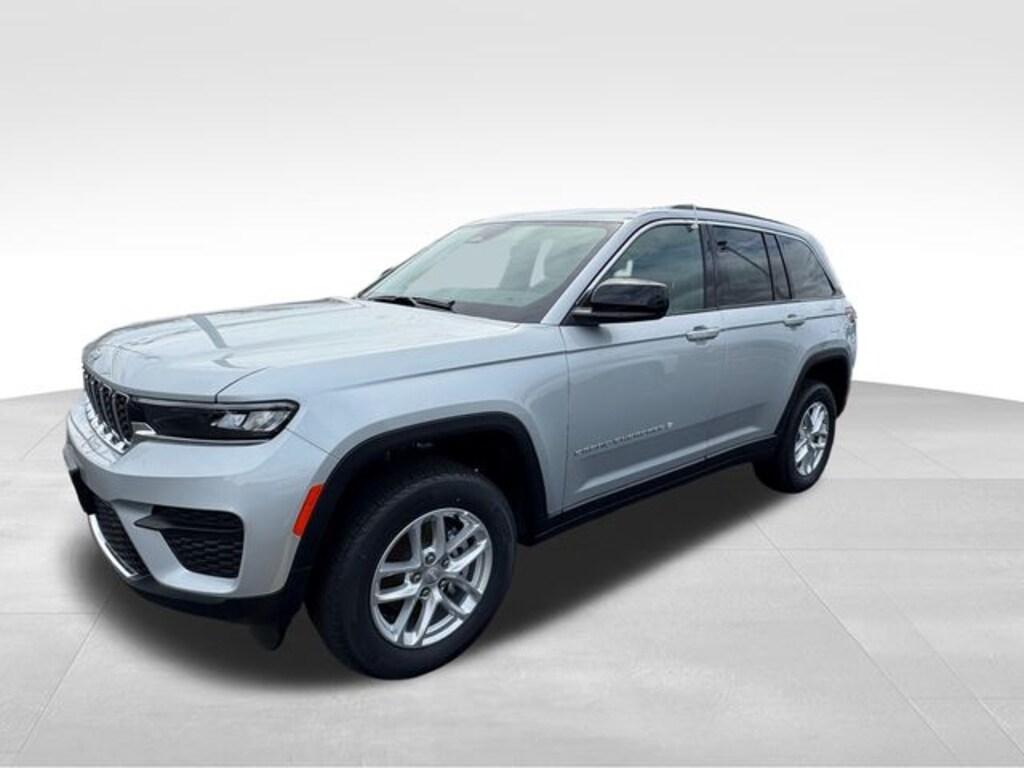 New 2025 Jeep Grand Cherokee LAREDO X 4X4 Sport Utility