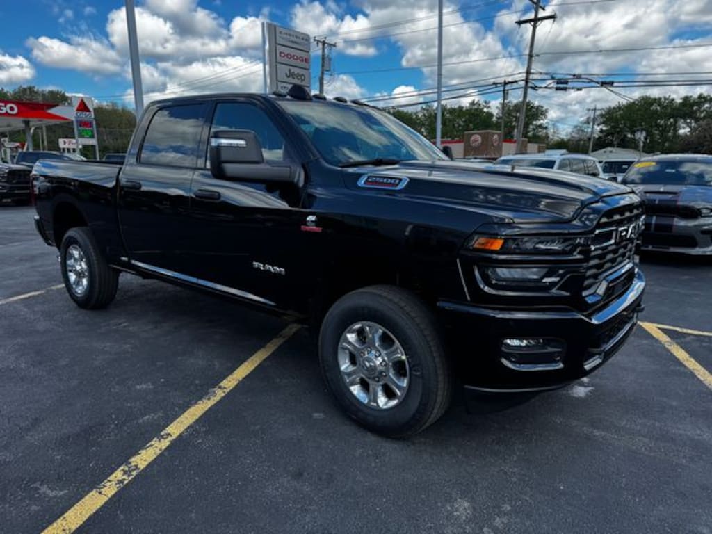 New 2026 Ram 2500 BIG HORN CREW CAB 4X4 6'4 BOX Pickup