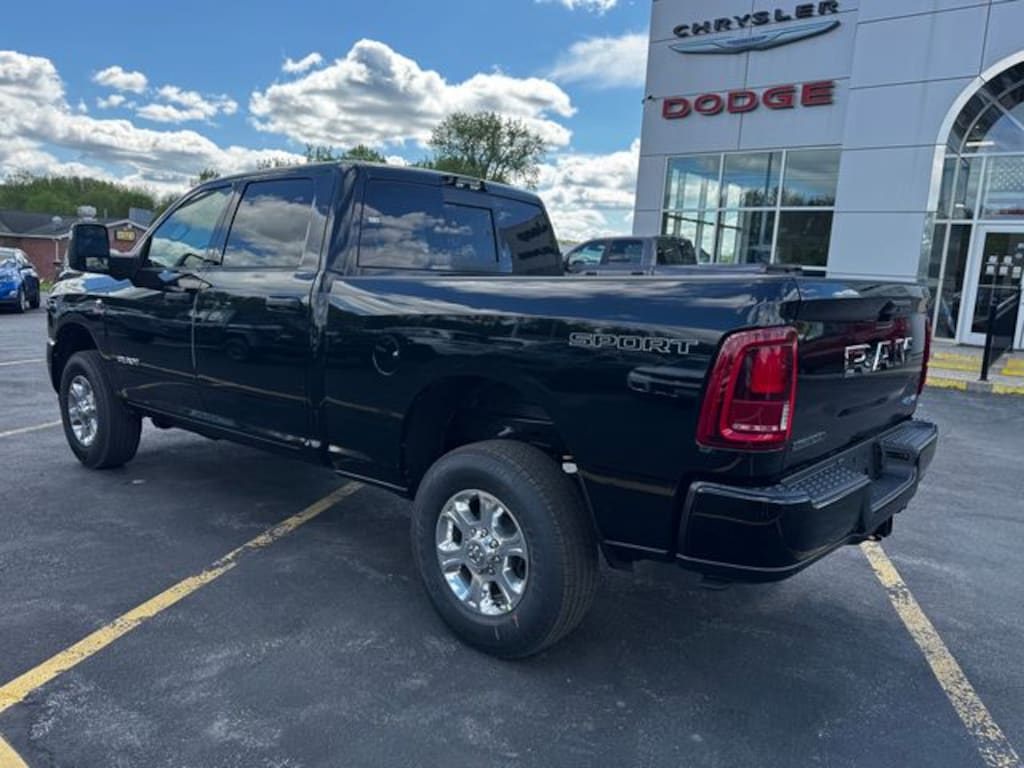 New 2026 Ram 2500 BIG HORN CREW CAB 4X4 6'4 BOX Pickup