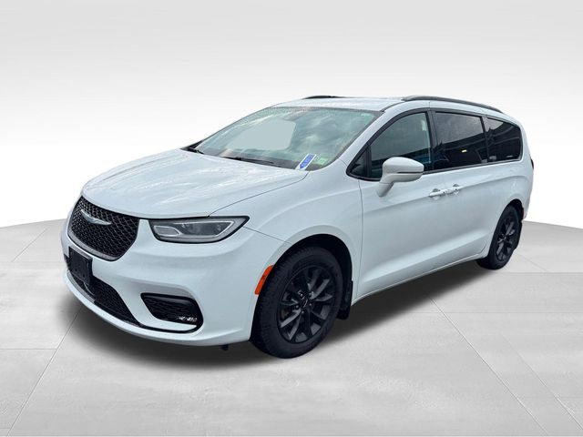 Used 2021 Chrysler Pacifica Touring with VIN 2C4RC1FG2MR535366 for sale in Attica, NY
