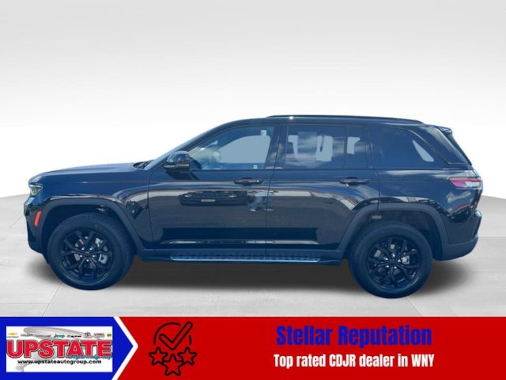 Used 2025 Jeep Grand Cherokee Laredo SUV