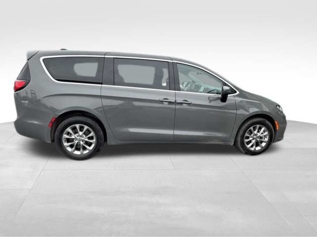 Used 2023 Chrysler Pacifica Touring L Van Passenger Van