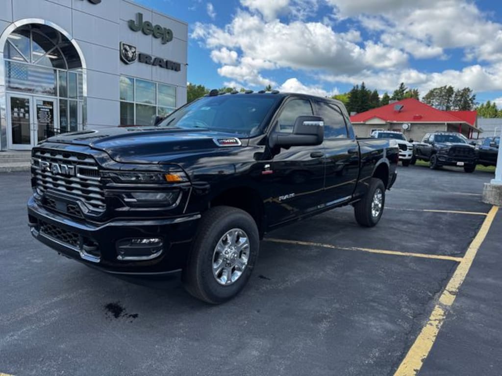 New 2026 Ram 2500 BIG HORN CREW CAB 4X4 6'4 BOX Pickup