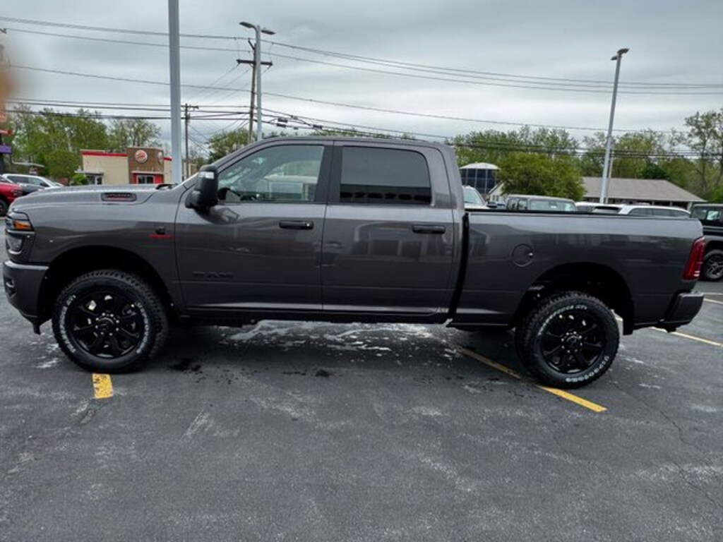 New 2026 Ram 2500 BIG HORN CREW CAB 4X4 6'4 BOX Pickup