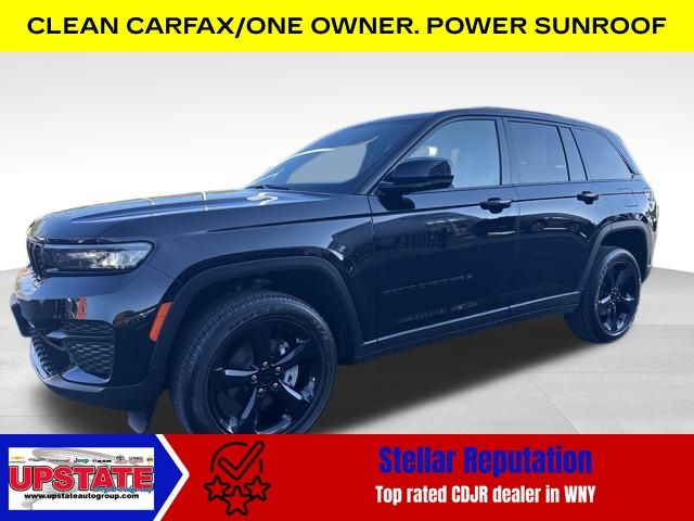 2023 Jeep Grand Cherokee Laredo Altitude X photo 2