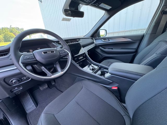 2026 Jeep Grand Cherokee Laredo - Photo 38