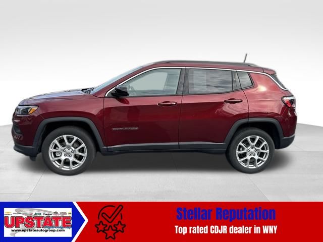 2022 Jeep Compass Latitude Lux photo 3