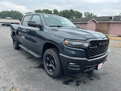 2026 Ram 1500 WARLOCK CREW CAB 4X4 5'7 BOX Pickup