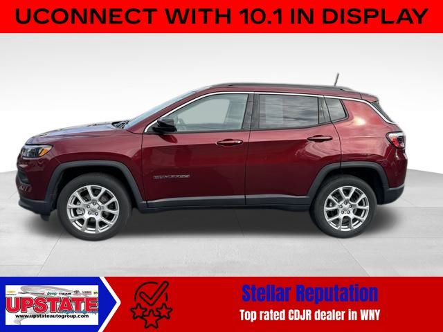 2022 Jeep Compass Latitude Lux photo 2