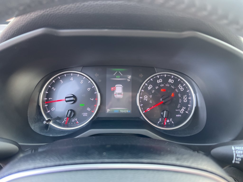2021 Toyota RAV4 XLE - Photo 22
