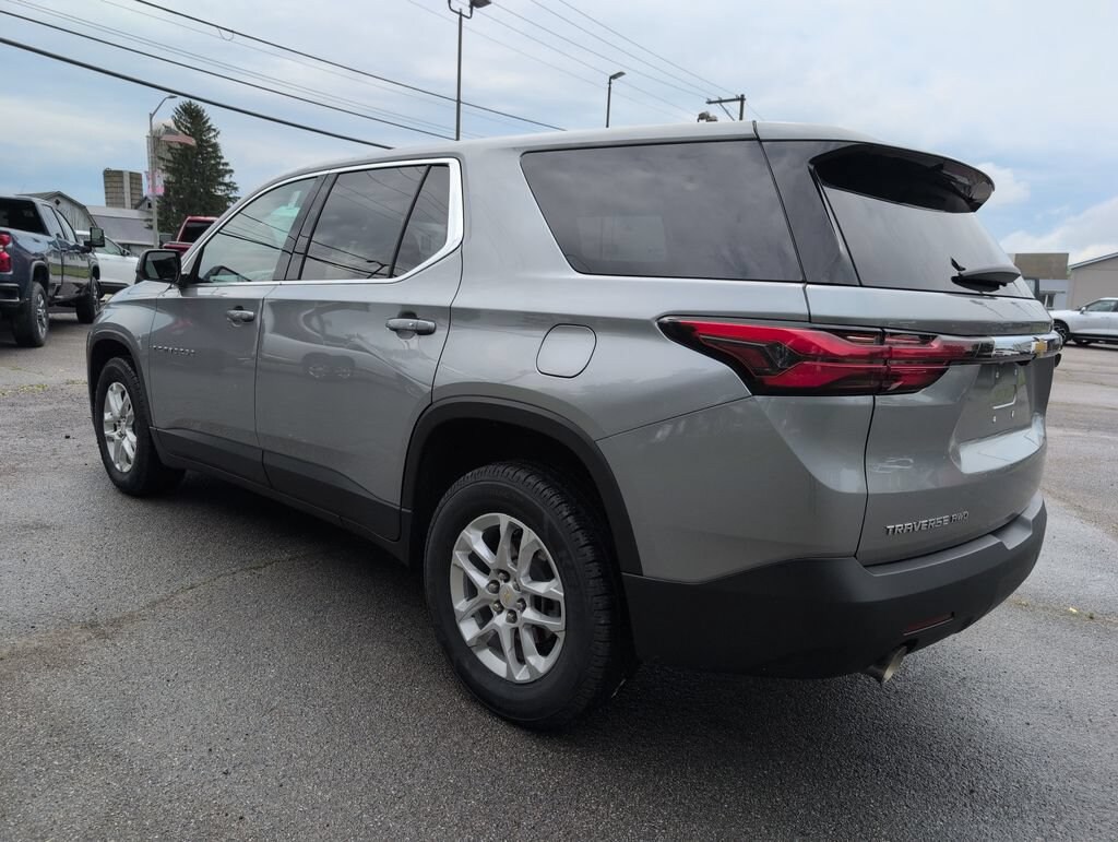 Used 2023 Chevrolet Traverse LS SUV