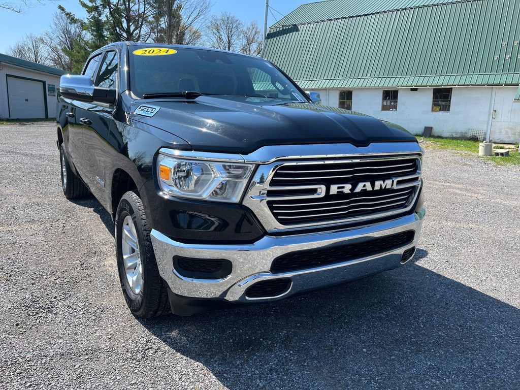 2024 RAM 1500 Laramie 4x4 Crew Cab 5'7's photo