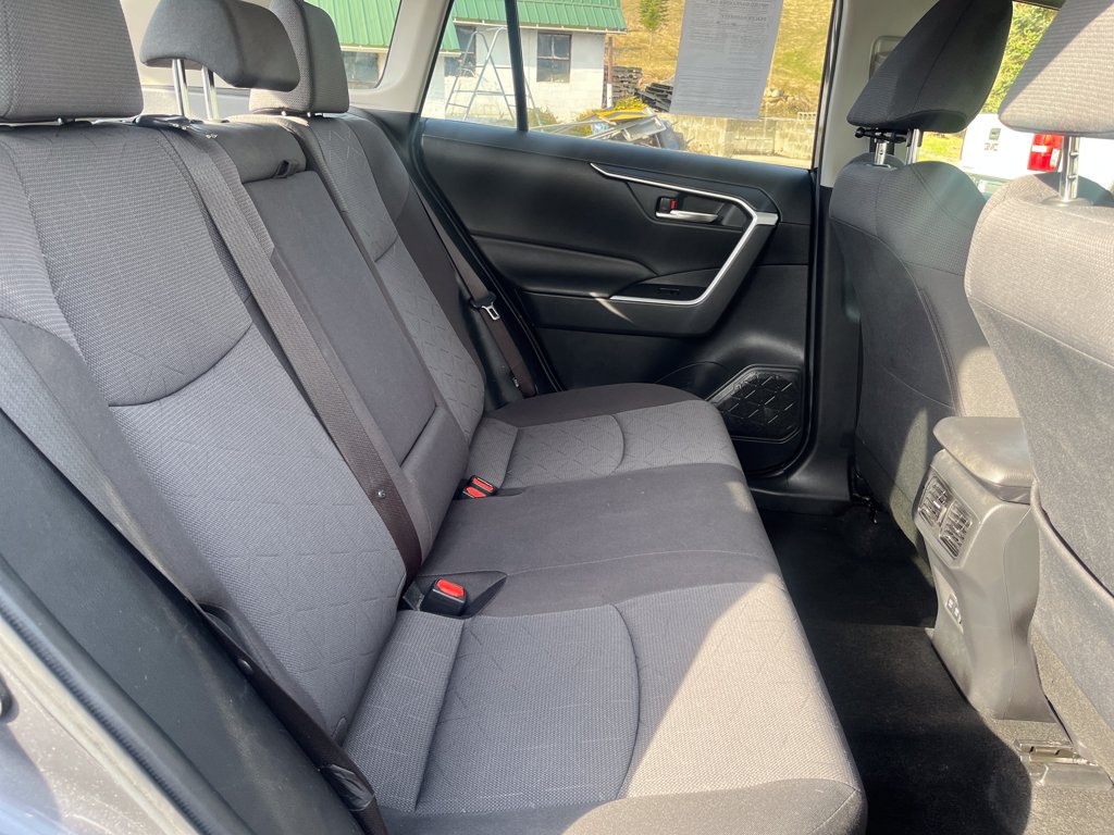 2021 Toyota RAV4 XLE - Photo 35
