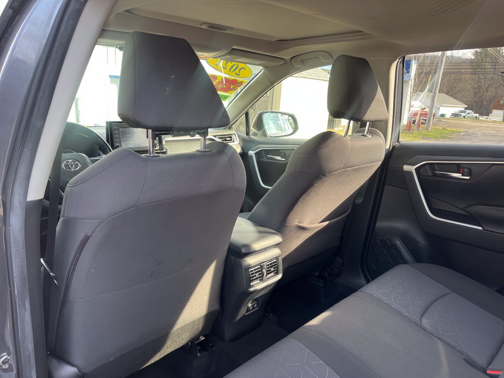 2021 Toyota RAV4 XLE - Photo 29