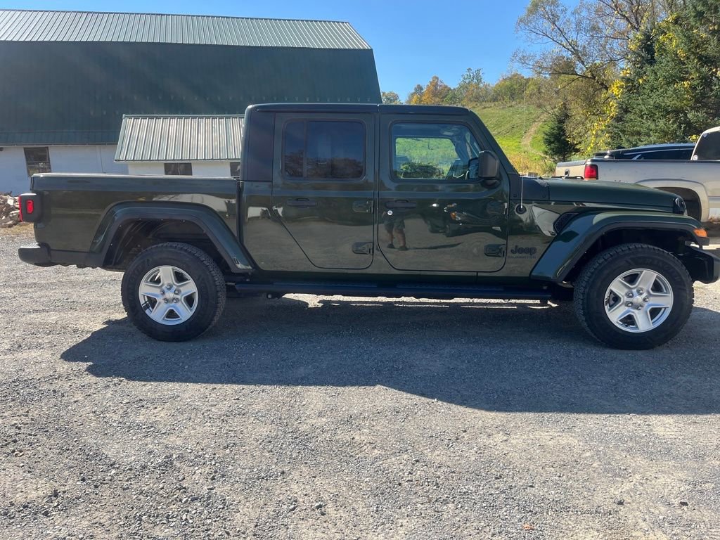 2022 Jeep Gladiator Sport S photo 3
