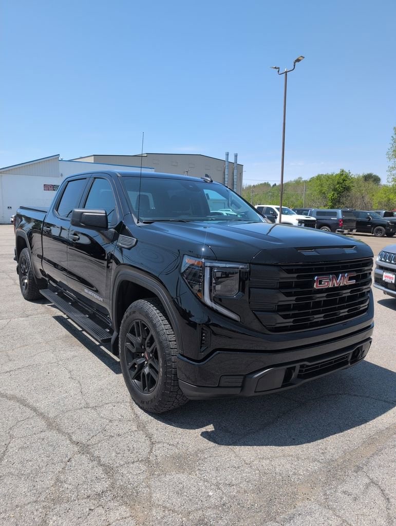 2024 GMC Sierra Pro 4WD Crew Cab Short Box's photo
