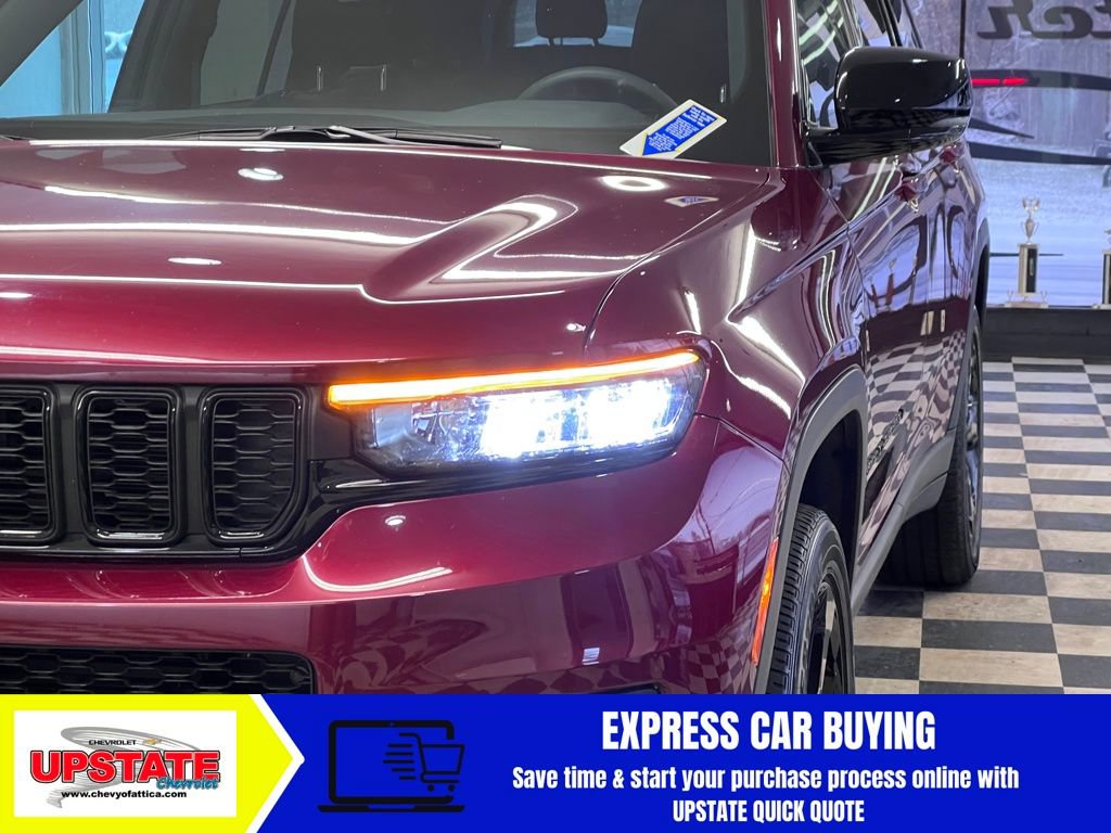 2023 Jeep Grand Cherokee Altitude photo 4