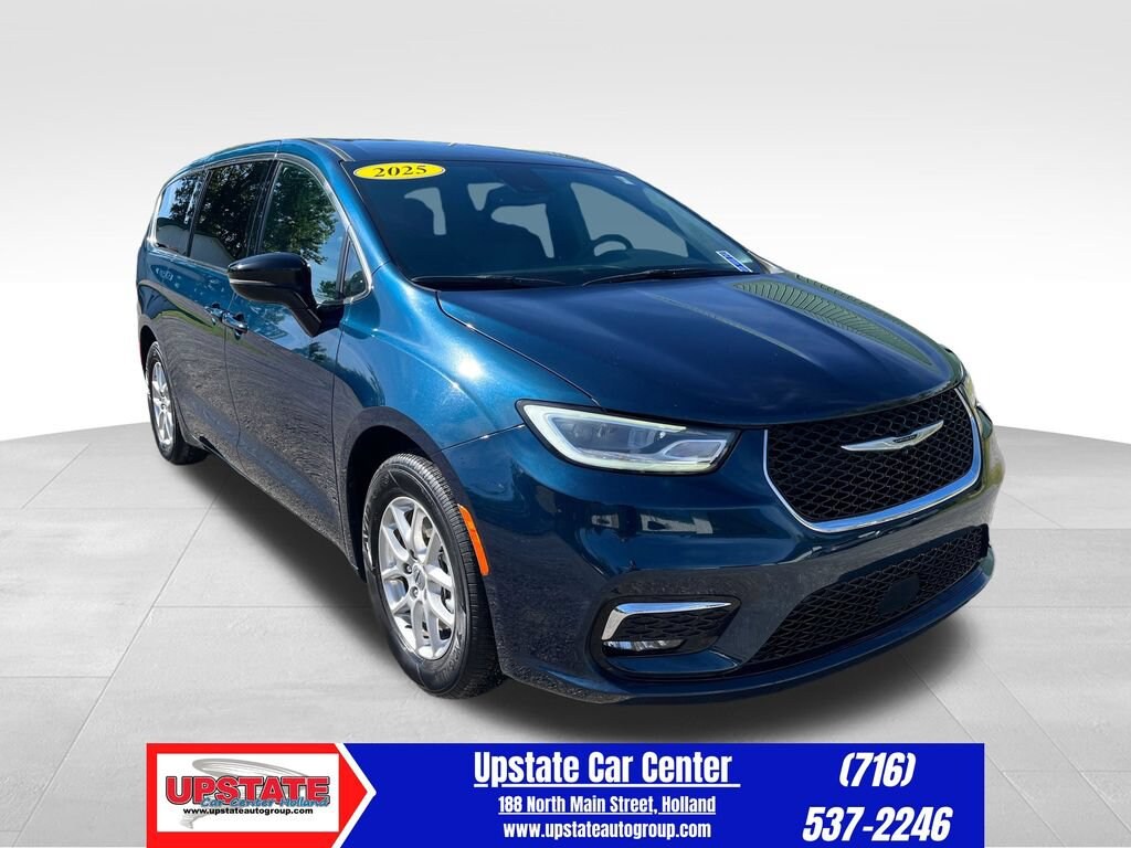 Used 2025 Chrysler Pacifica Select Van Passenger Van
