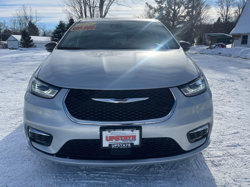 Used 2024 Chrysler Pacifica Touring L Van Passenger Van