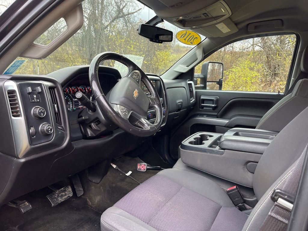 2016 Chevrolet Silverado 2500HD LT photo 2