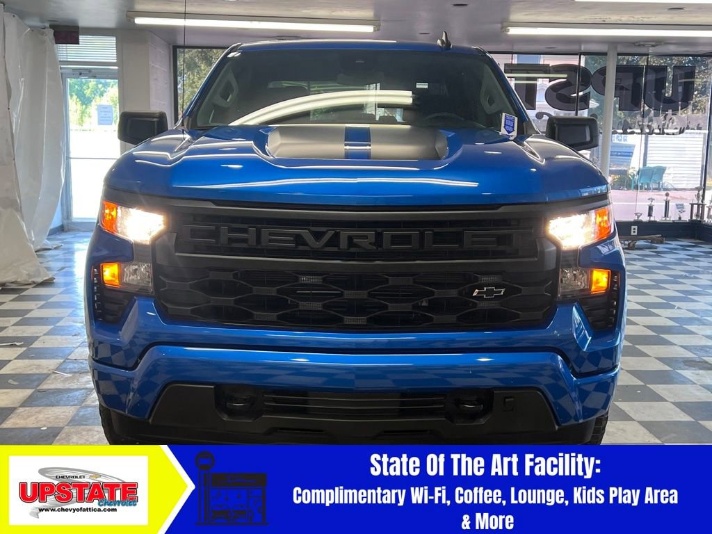 2023 Chevrolet Silverado 1500 Custom photo 3
