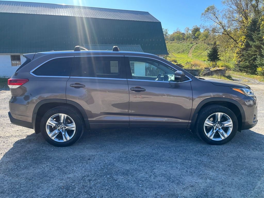 2019 Toyota Highlander Limited photo 4