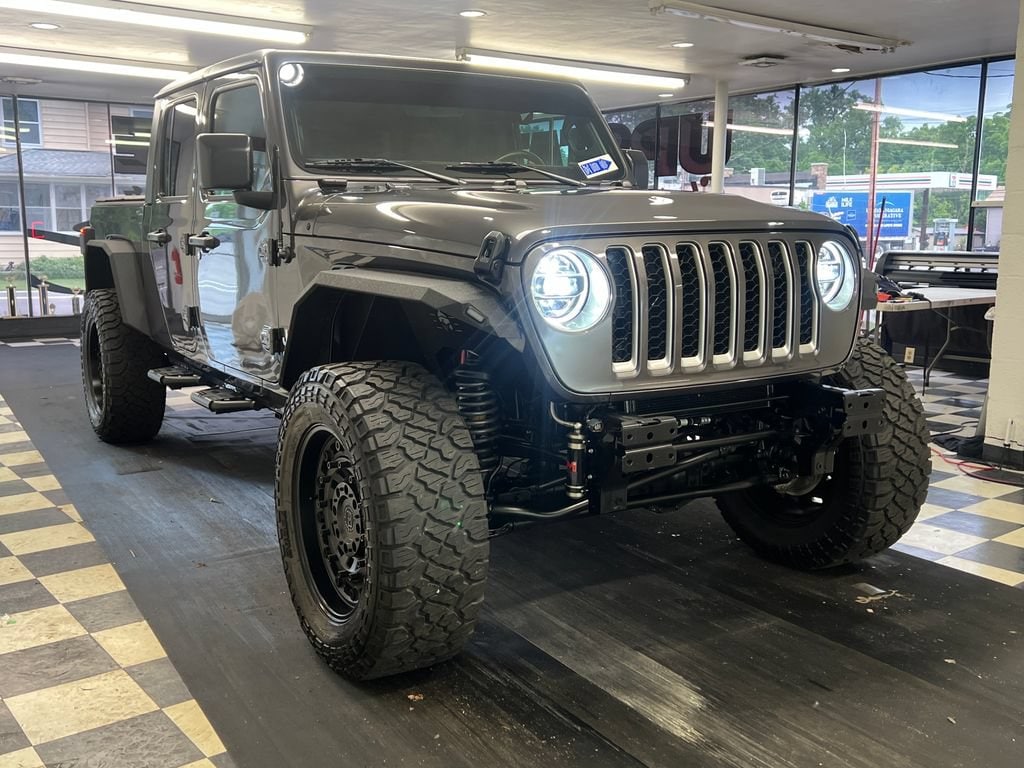 2020 Jeep Gladiator Overland's photo