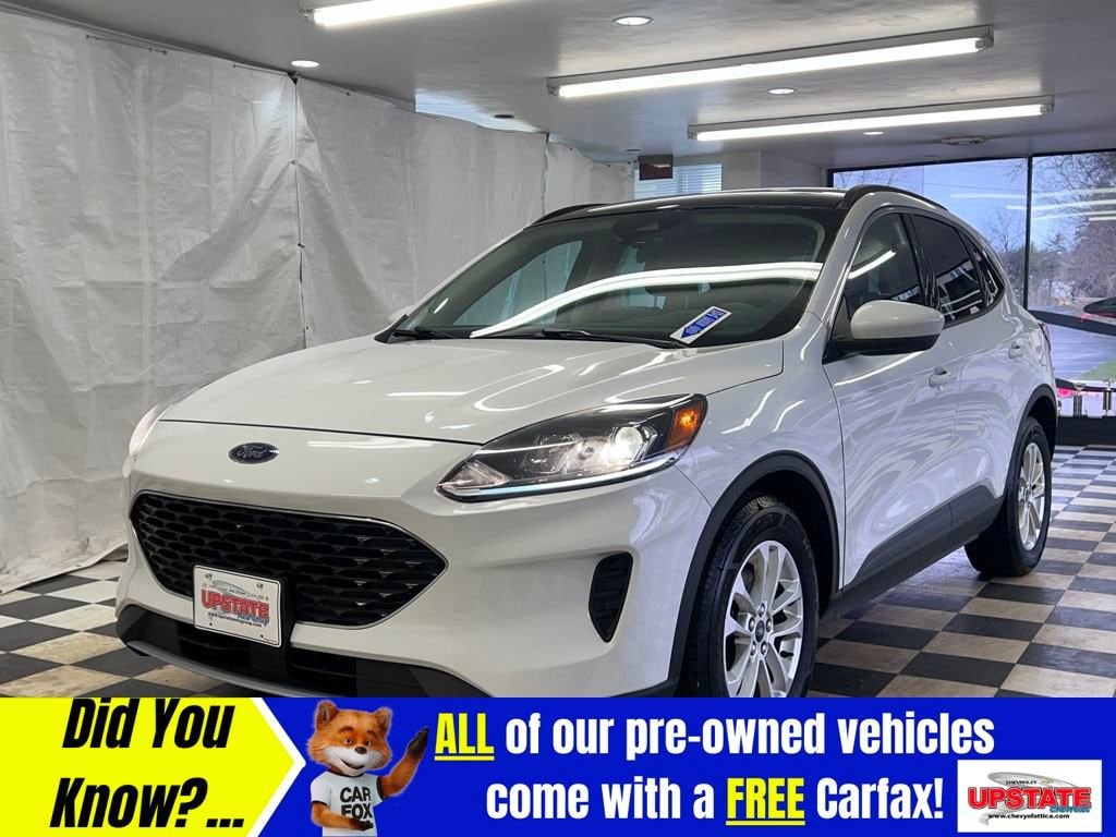 Used 2020 Ford Escape SE with VIN 1FMCU0G6XLUB93889 for sale in Attica, NY
