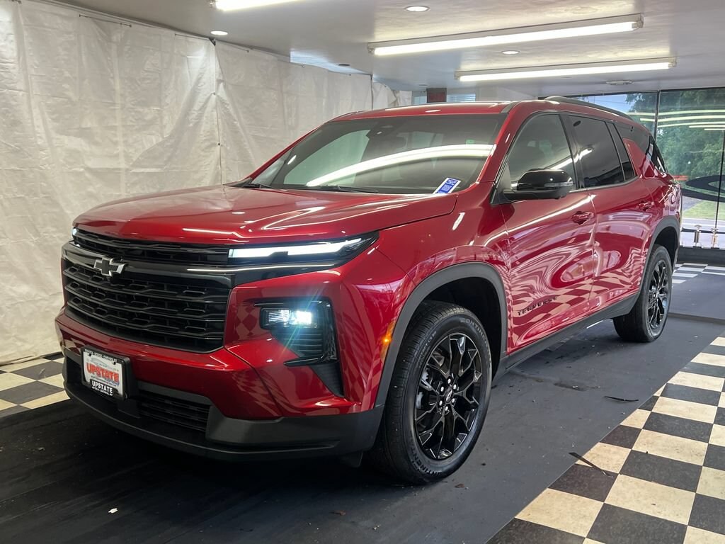 Used 2024 Chevrolet Traverse LT SUV