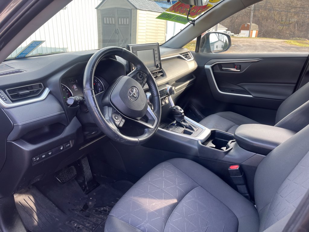 2021 Toyota RAV4 XLE - Photo 14