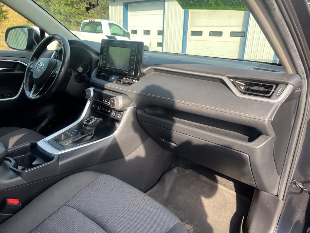 2021 Toyota RAV4 XLE - Photo 26