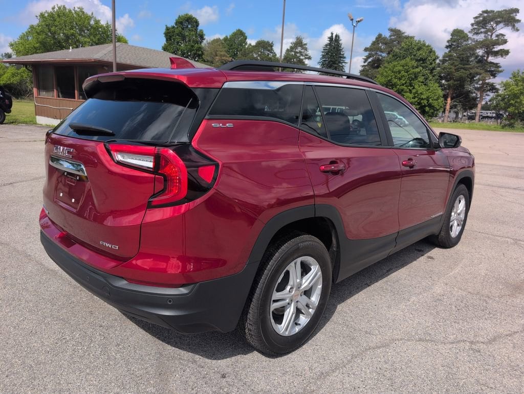 Used 2024 GMC Terrain SLE SUV