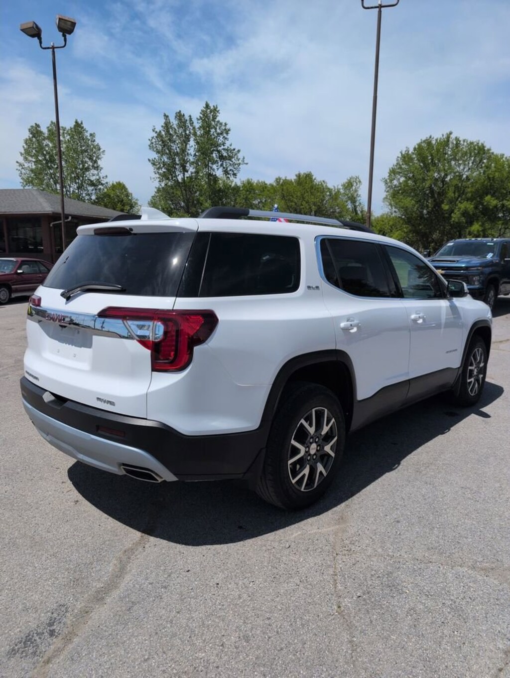 Used 2023 GMC Acadia SLE SUV