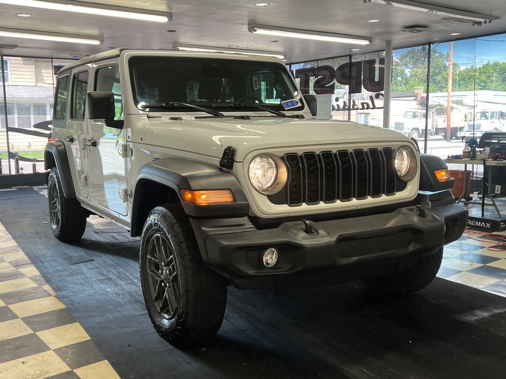 2025 Jeep Wrangler SUV 