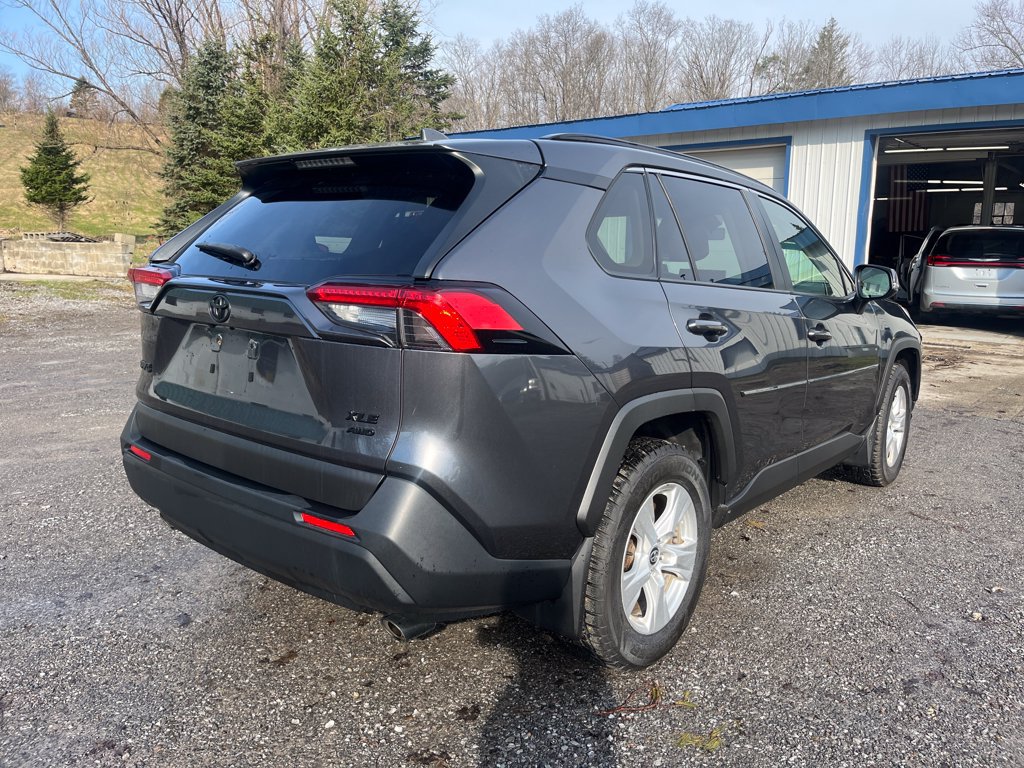 2021 Toyota RAV4 XLE - Photo 10