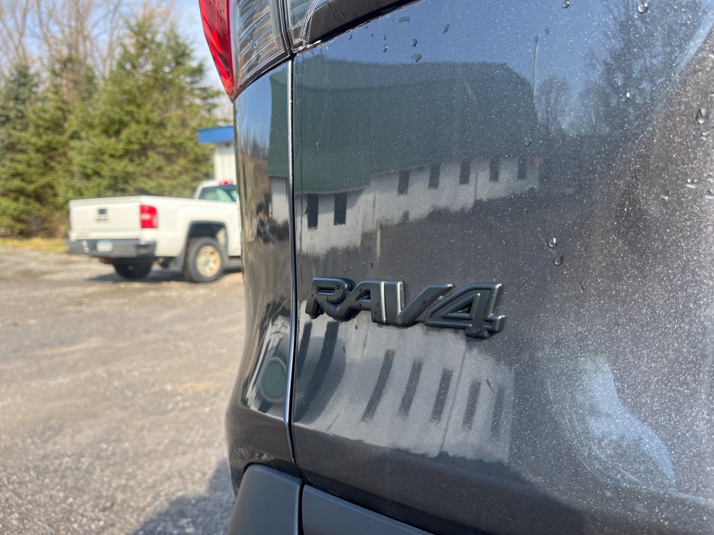 2021 Toyota RAV4 XLE - Photo 42