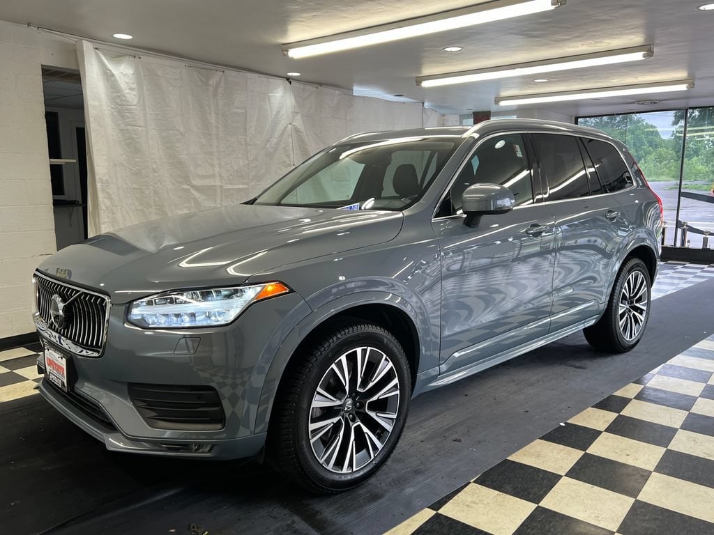 Used 2022 Volvo XC90 Momentum SUV