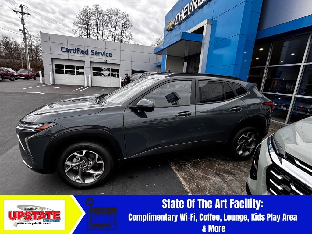 New 2025 Chevrolet Trax LT SUV