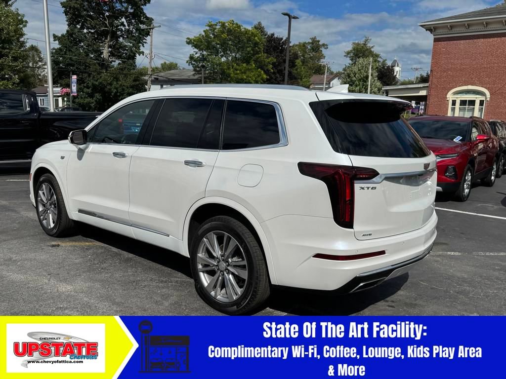2023 Cadillac XT6 Premium Luxury photo 3